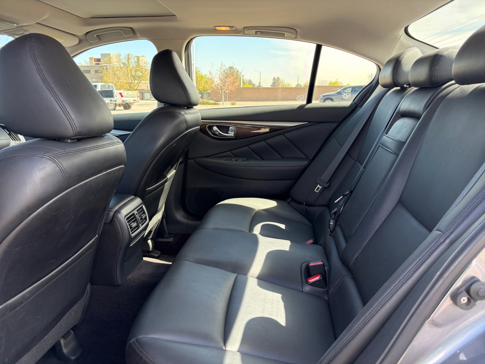 Used 2018 INFINITI Q50 Luxe w/ Essential Package (3.0T Luxe) AWD/4WD image 25