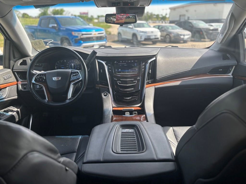 Used 2019 Cadillac Escalade Luxury w/ LPO, Radiant Package AWD/4WD image 14