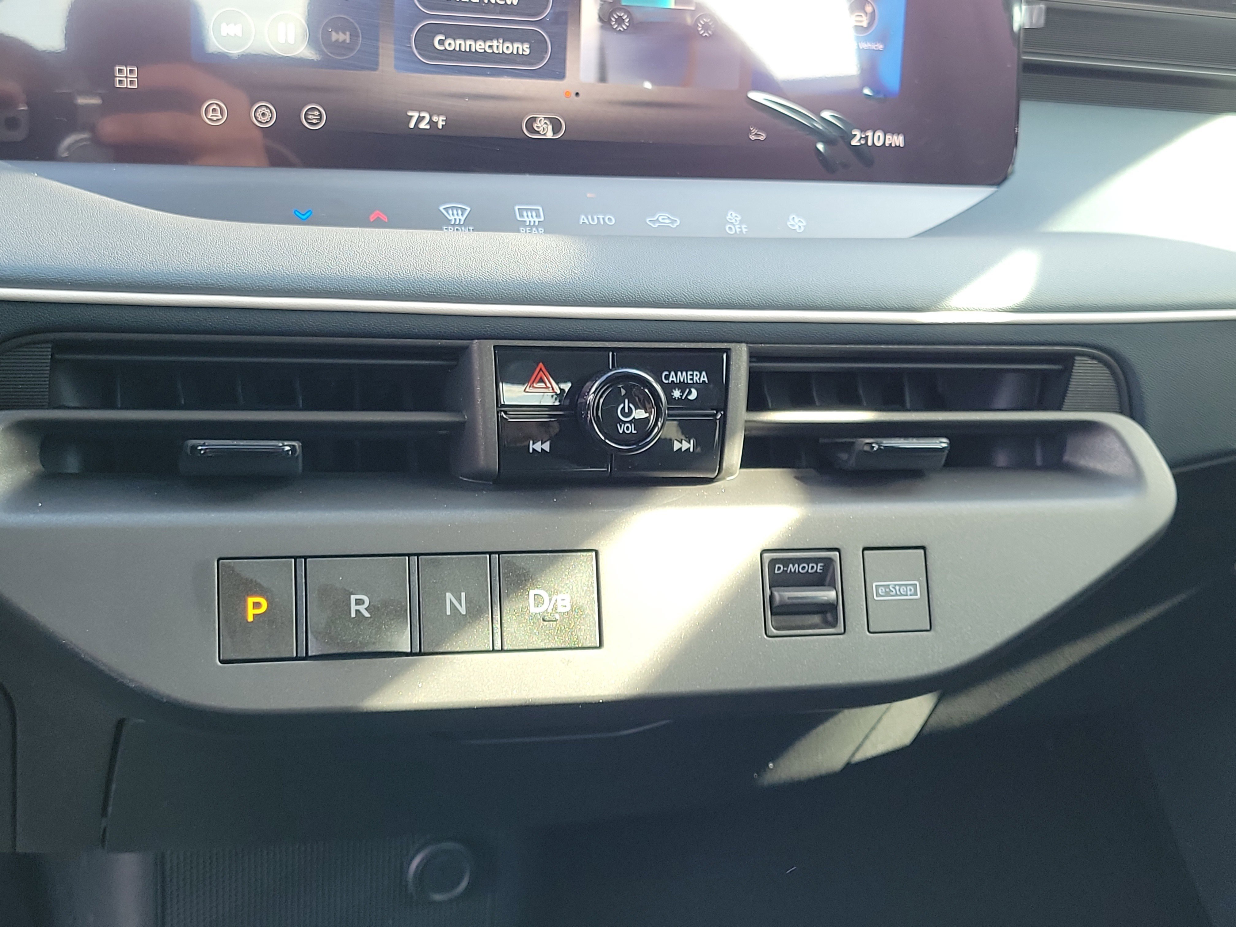 New 2026 Nissan Leaf w/ Floor Mat Package (S+) FWD image 27