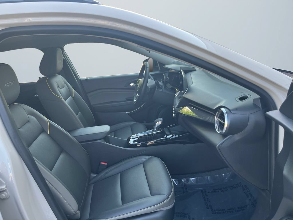 Used 2026 Chevrolet Trax ACTIV w/ Sunroof Package FWD image 15