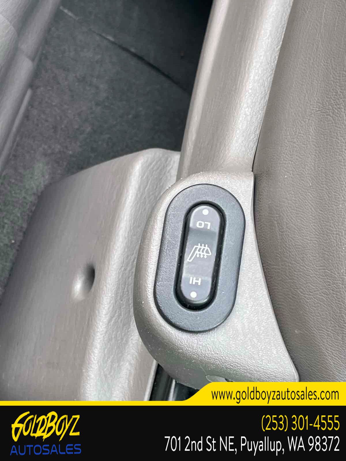 Used 2004 Chrysler PT Cruiser Limited w/ Chrome Accents Group FWD image 29