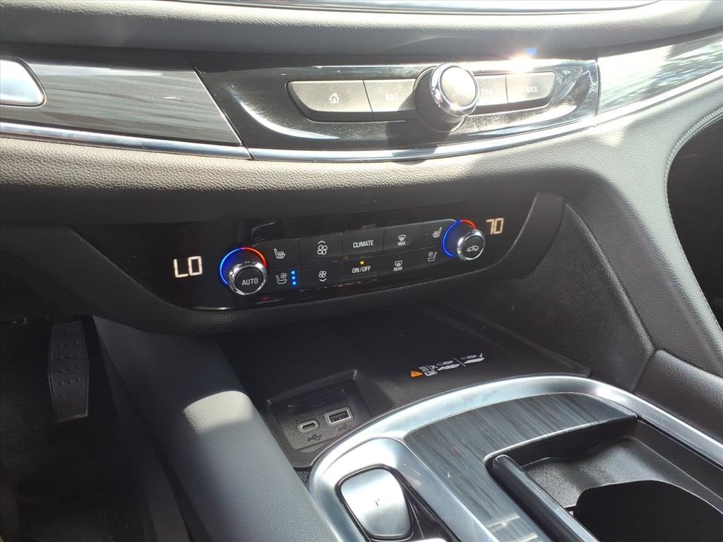 Used 2024 Buick Enclave Premium image 11