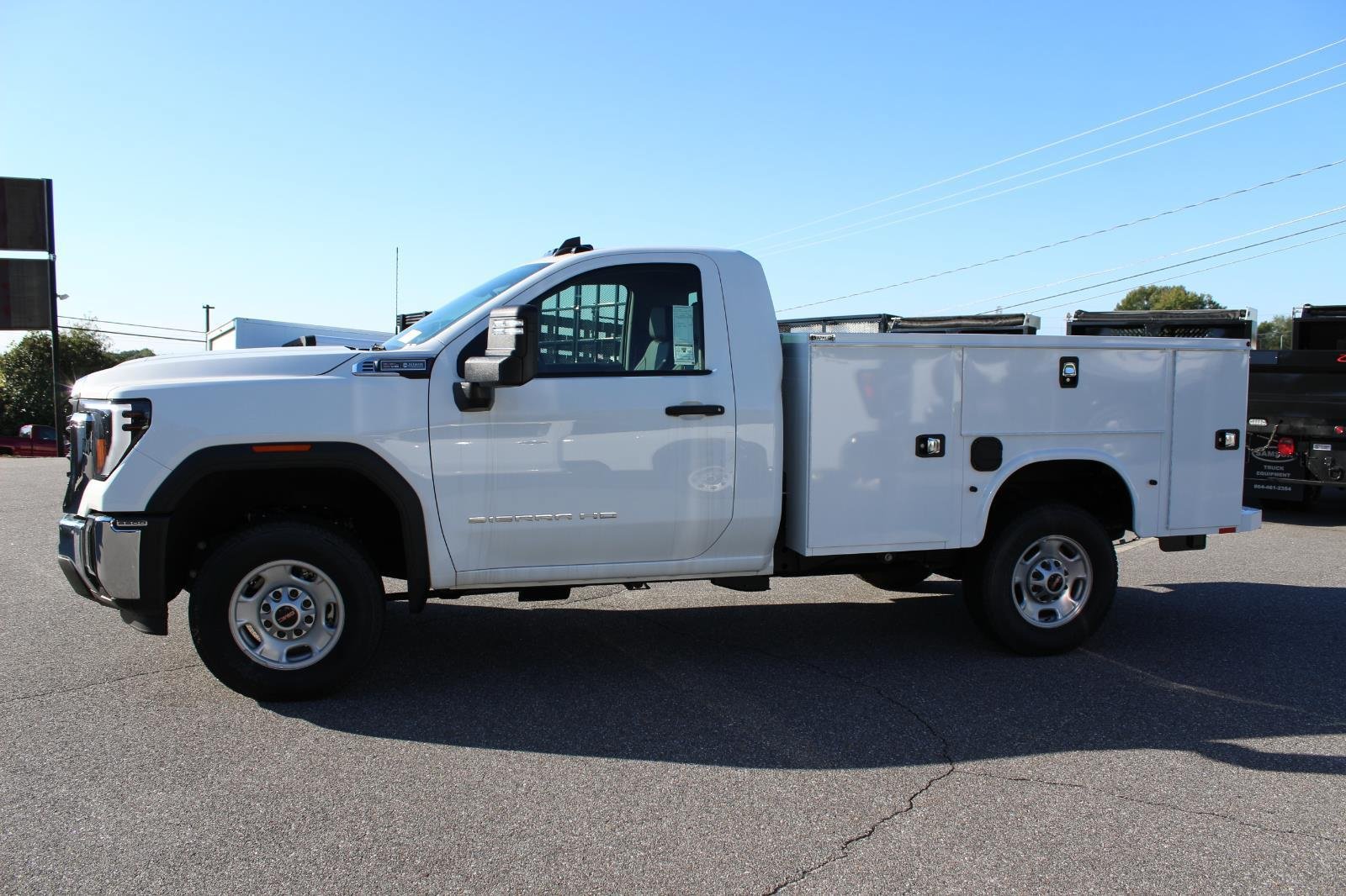 New 2024 GMC Sierra 2500 Pro RWD image 4