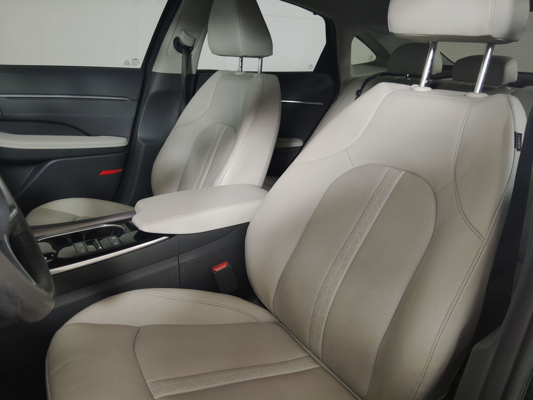 Used 2023 Hyundai Sonata Limited w/ Cargo Package image 25