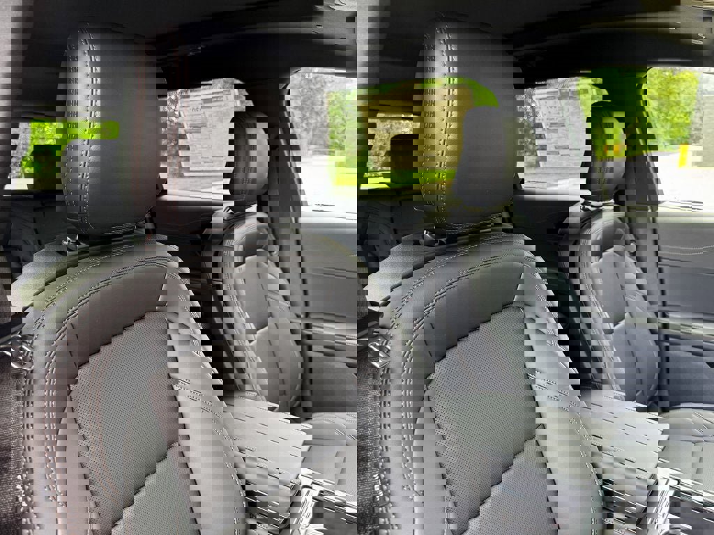 New 2025 Lincoln Nautilus Premier w/ Equipment Group 102A image 25