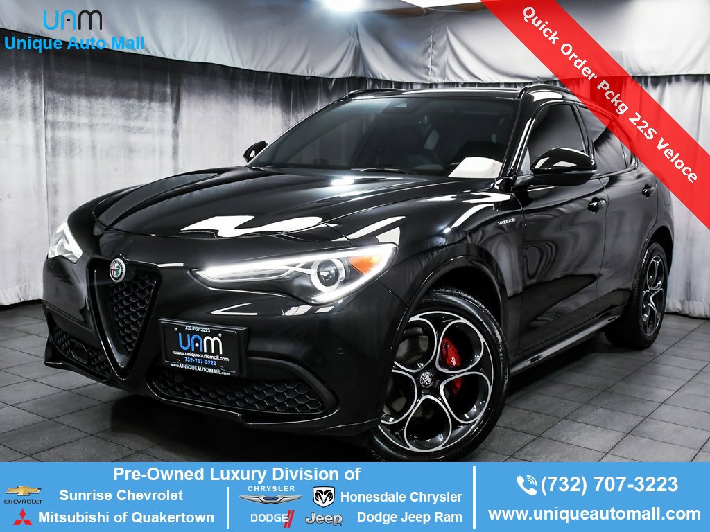 Used 2023 Alfa Romeo Stelvio Veloce image 1