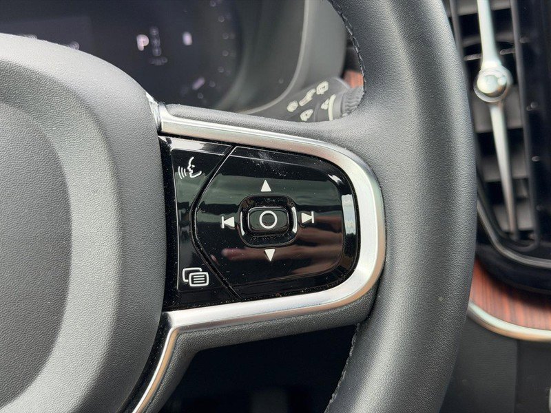 Certified 2023 Volvo XC60 B6 Ultimate w/ Climate Package AWD/4WD image 19