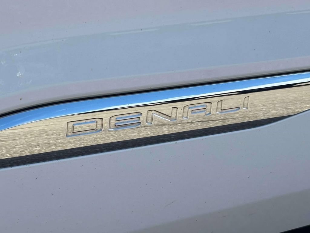 Used 2023 GMC Acadia Denali w/ Denali Technology Package AWD/4WD image 42