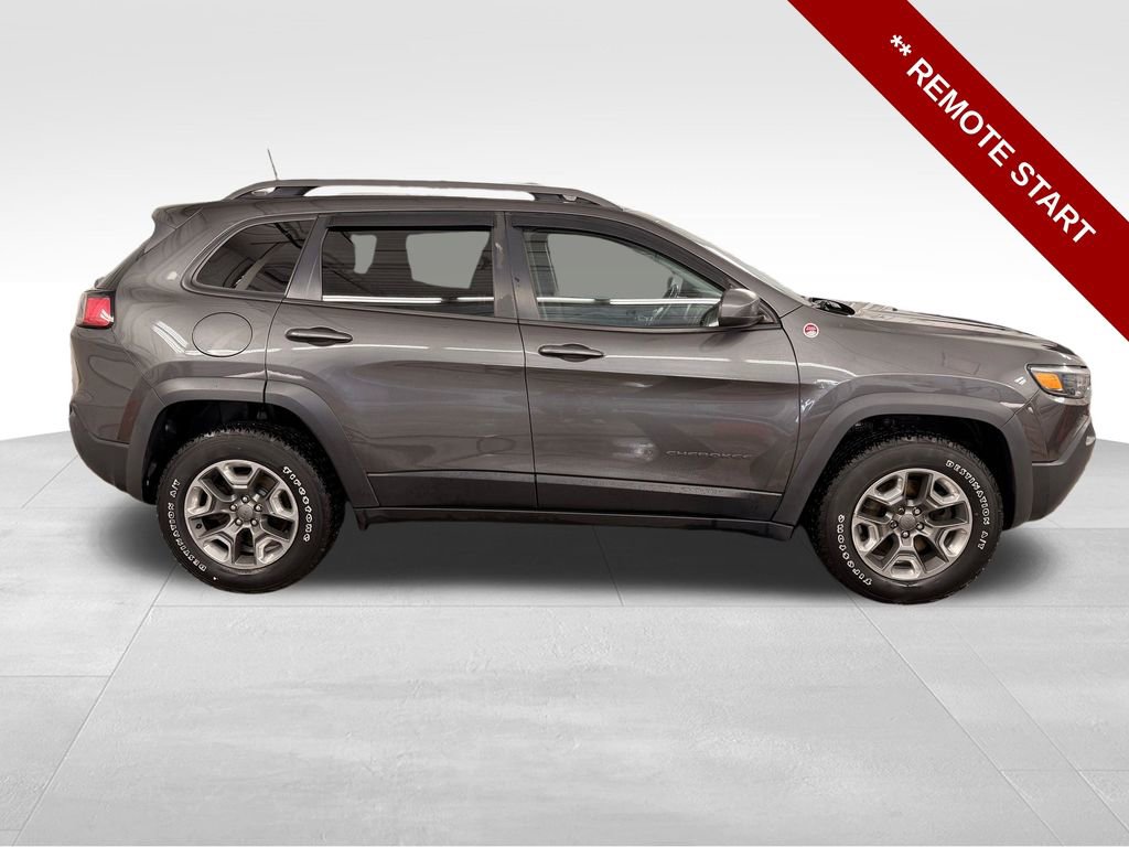 Used 2019 Jeep Cherokee Trailhawk w/ Cold Weather Group image 9