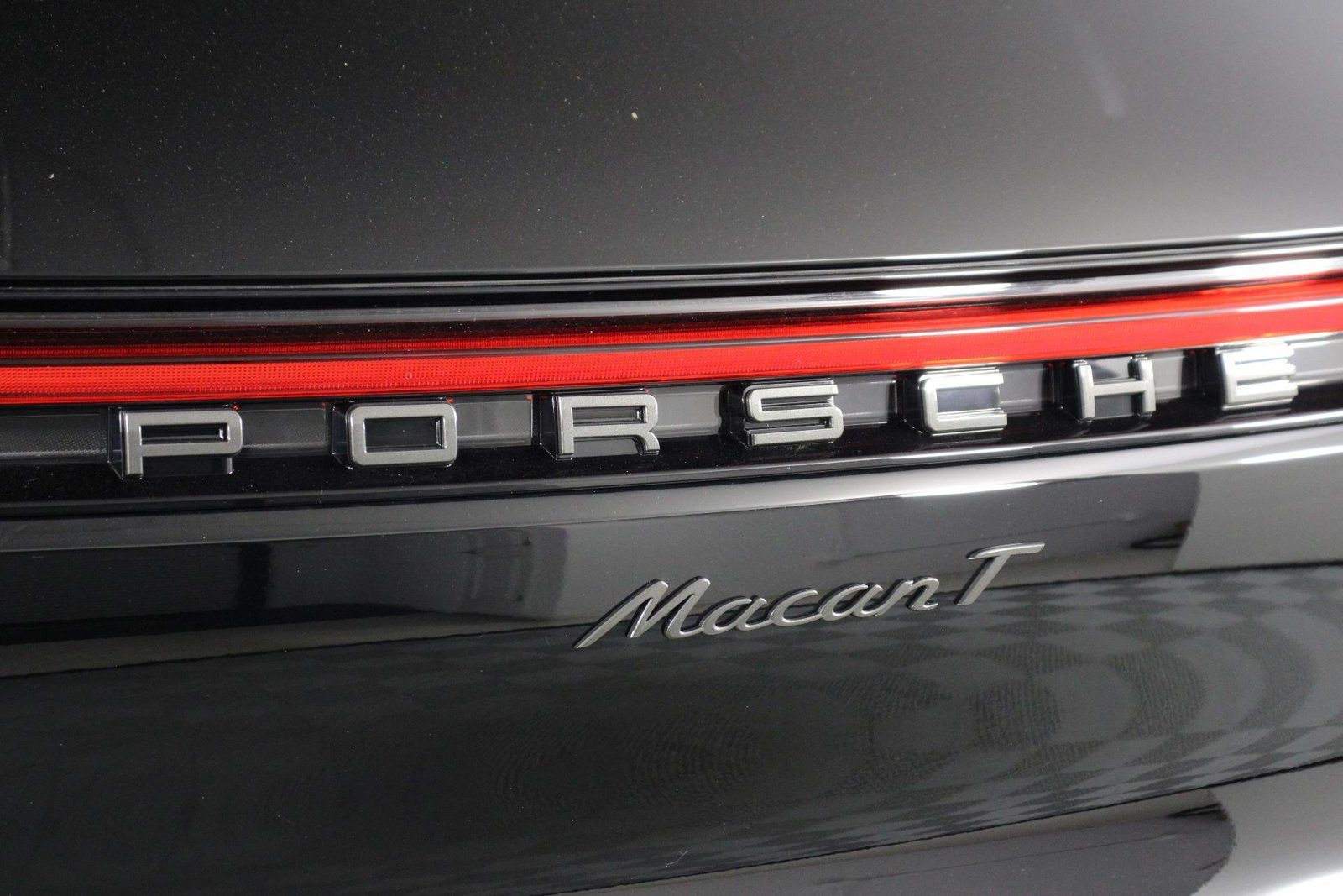 New 2026 Porsche Macan Turbo AWD/4WD image 22