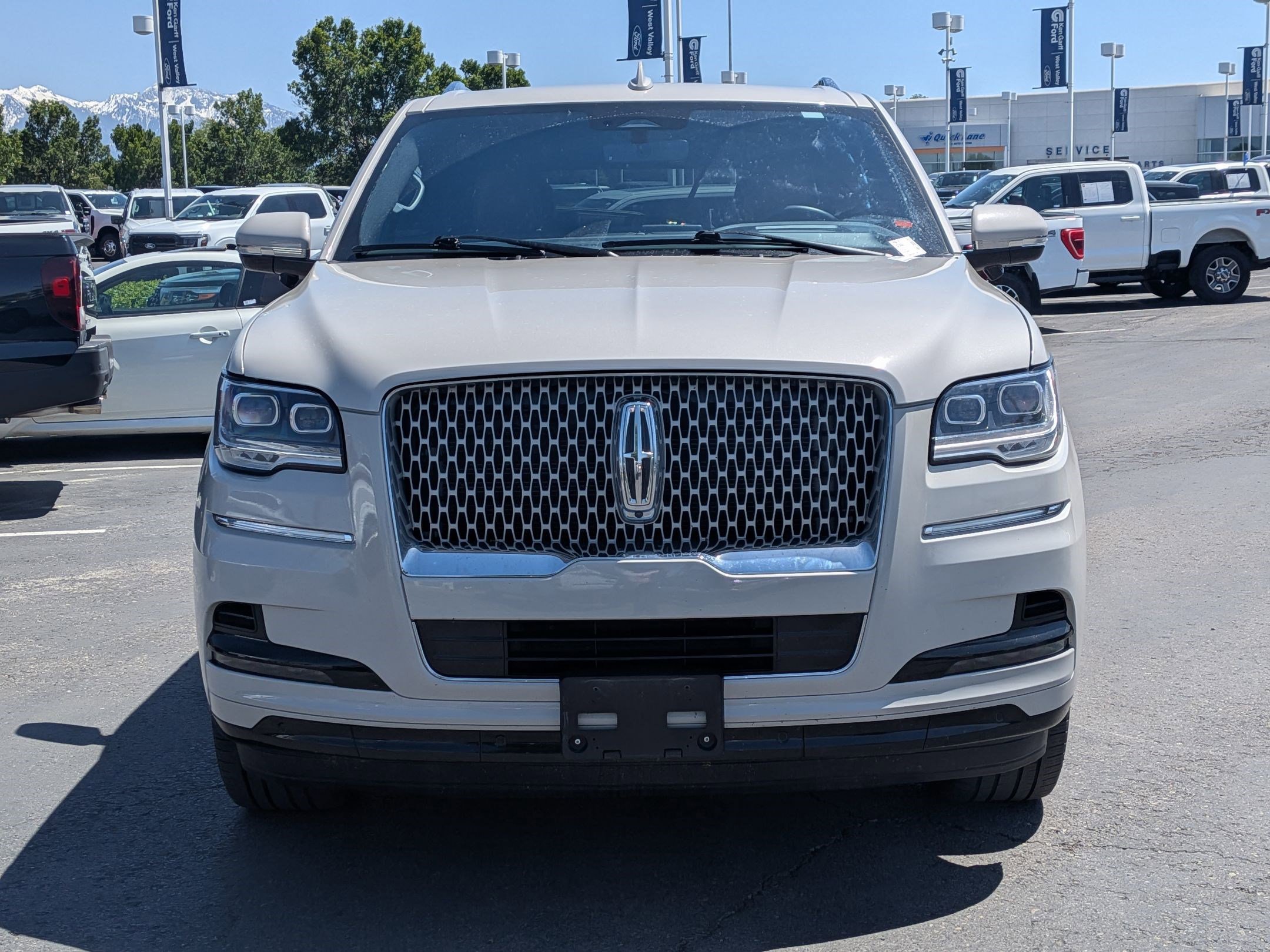 Used 2024 Lincoln Navigator L Reserve AWD/4WD image 11