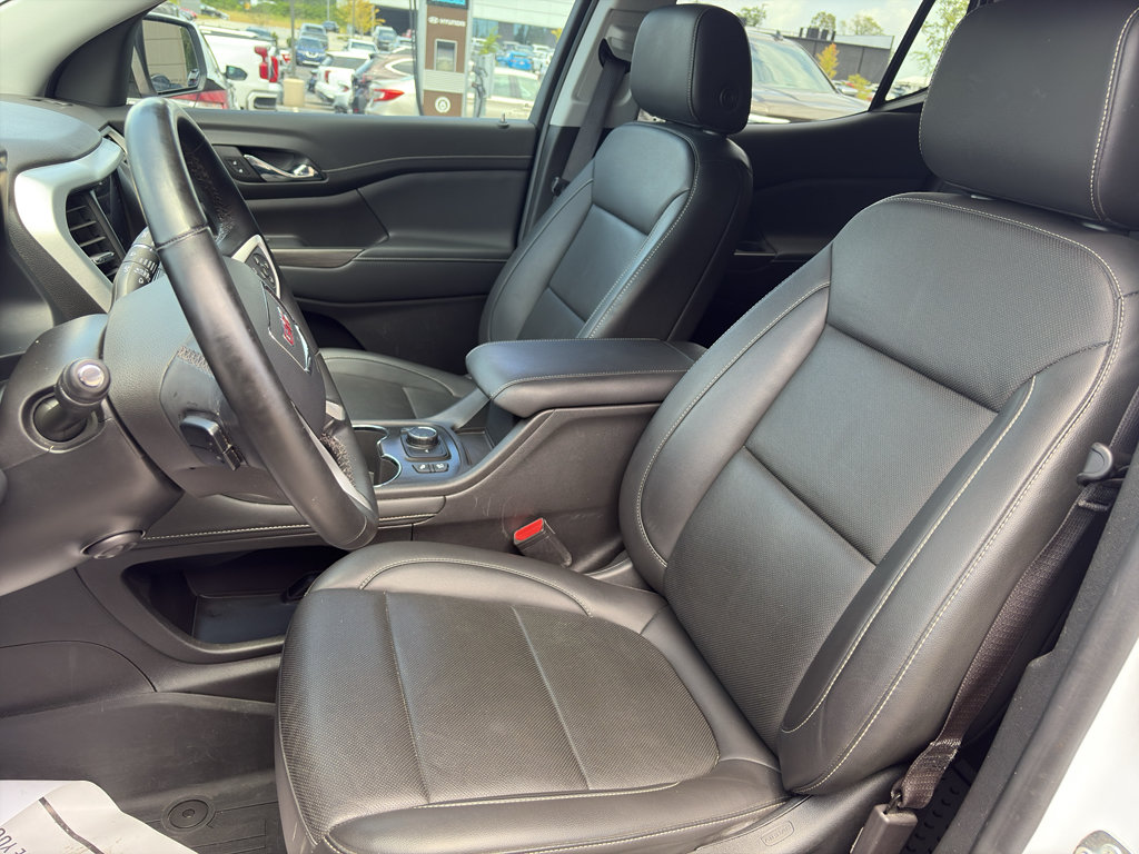 Used 2023 GMC Acadia SLT w/ Elevation Edition FWD image 11