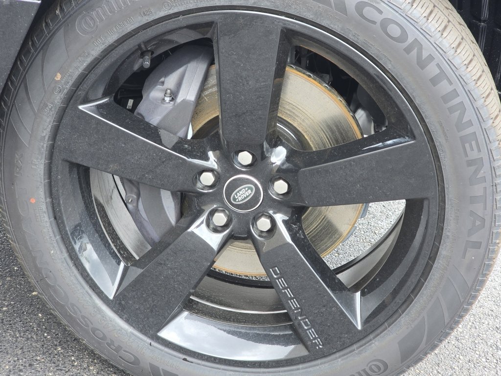 New 2025 Land Rover Defender 110 X-Dynamic SE image 46