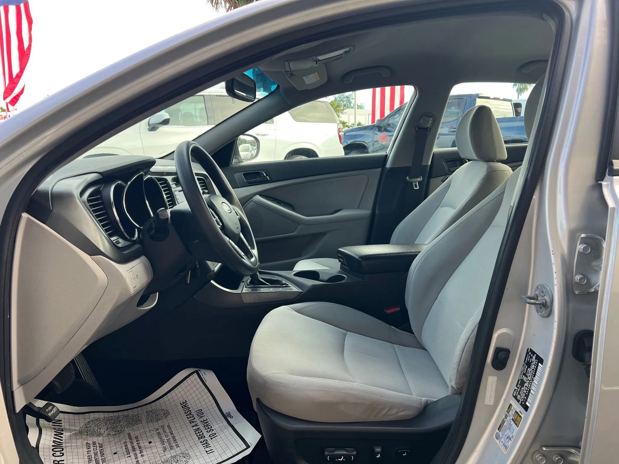 Used 2012 Kia Optima LX w/ Convenience Pkg image 9