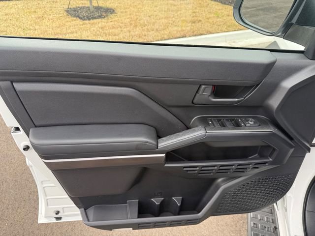Used 2025 Toyota 4Runner SR5 AWD/4WD image 4