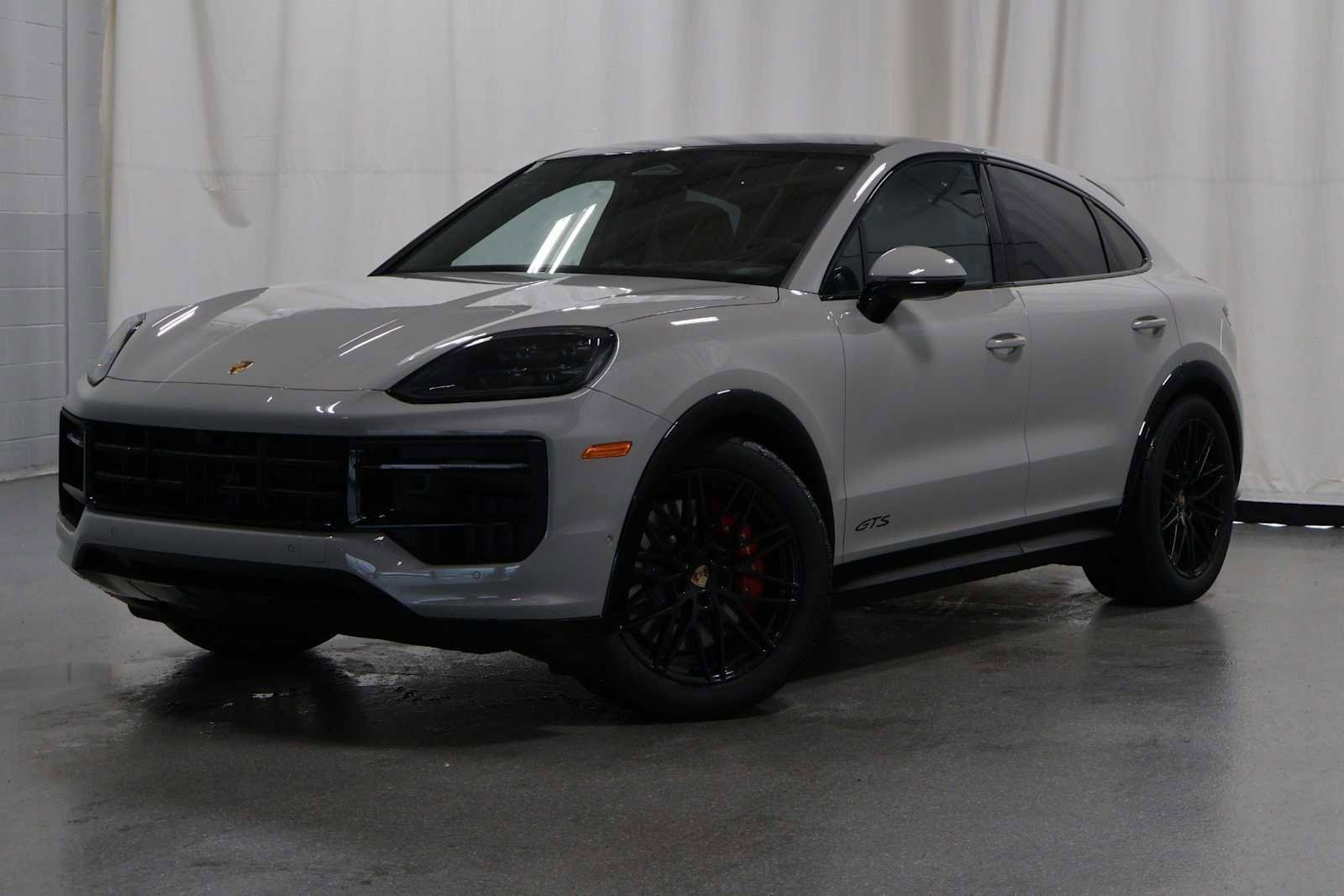 New 2026 Porsche Cayenne GTS AWD/4WD image 1