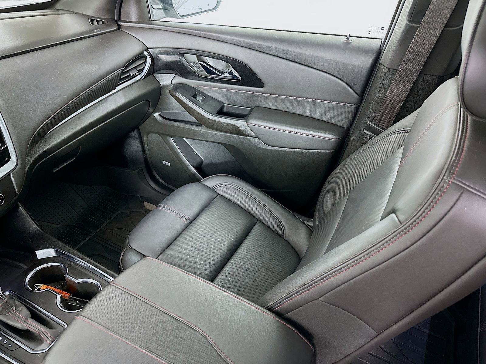 Used 2023 Chevrolet Traverse RS w/ LPO, Floor Liner Package image 26