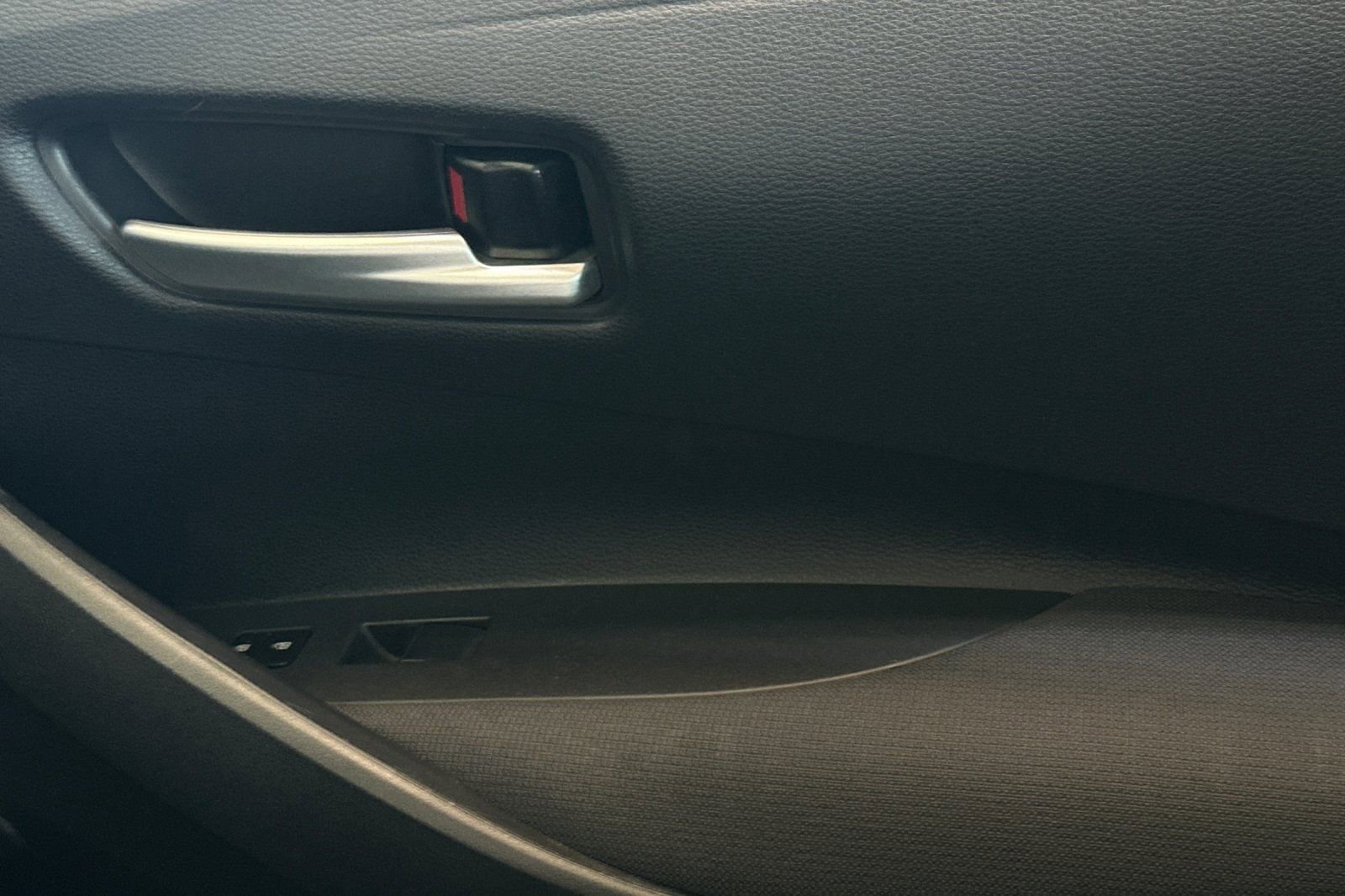 Used 2020 Toyota Corolla LE image 19