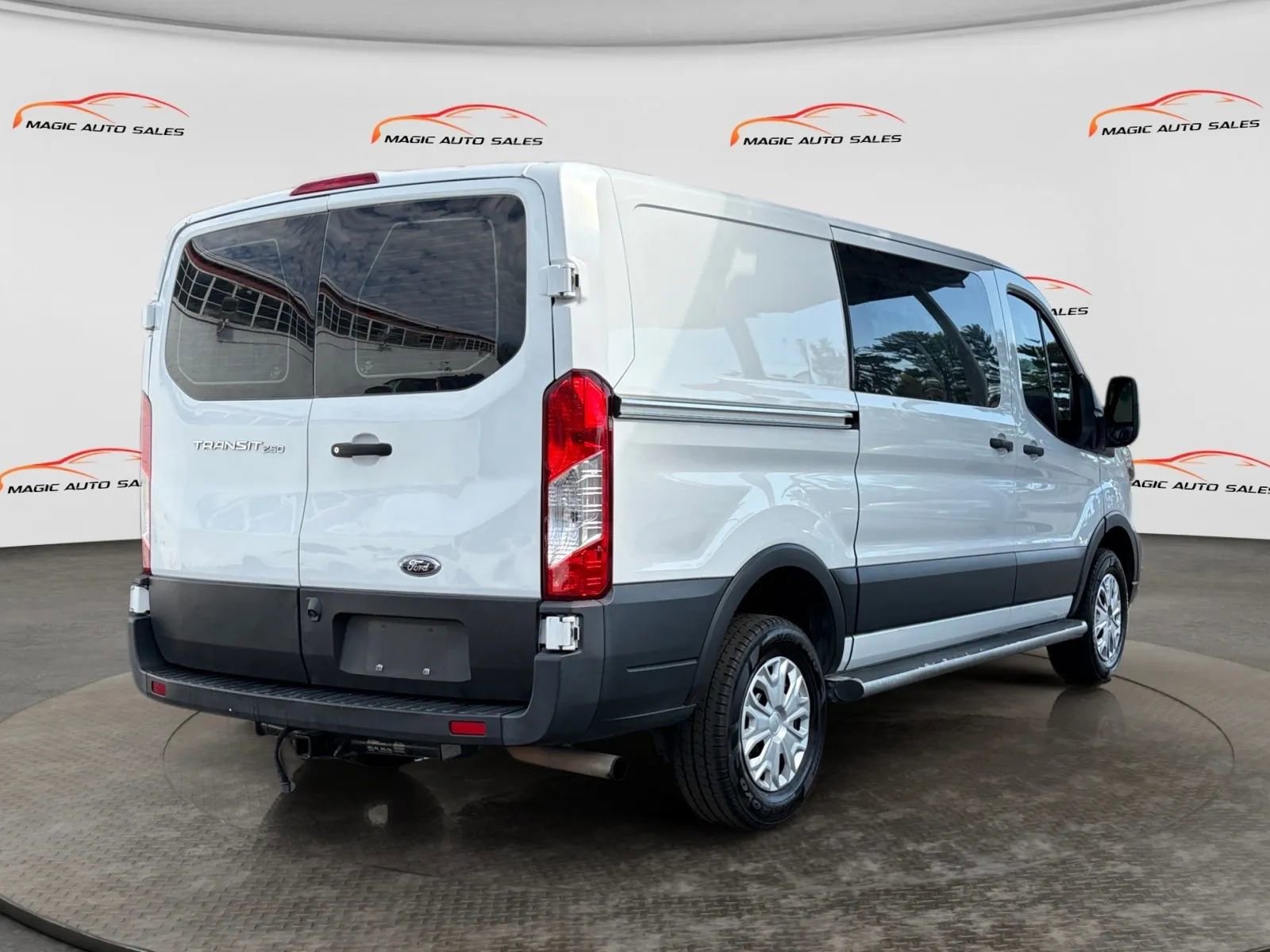 Used 2021 Ford Transit 250 Low Roof w/ Exterior Upgrade Package RWD image 10