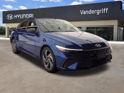 Used 2025 Hyundai Elantra Sport FWD image 4
