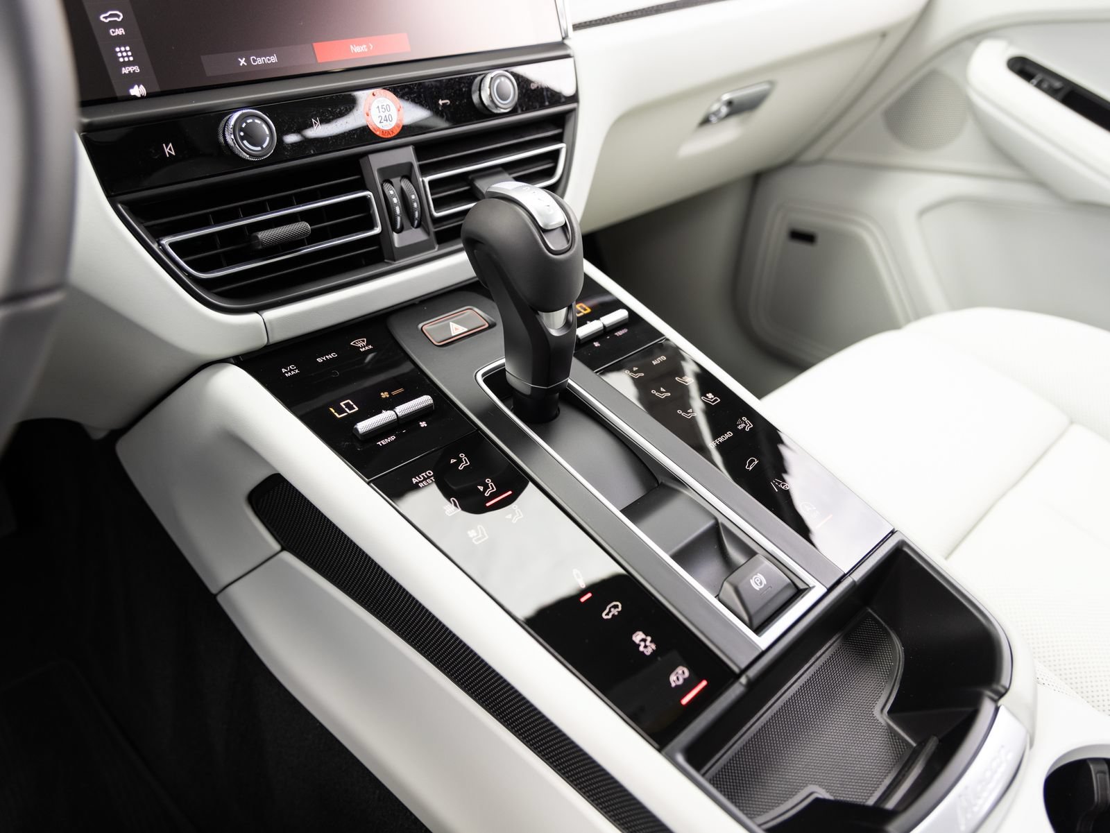 New 2026 Porsche Macan GTS AWD/4WD image 18