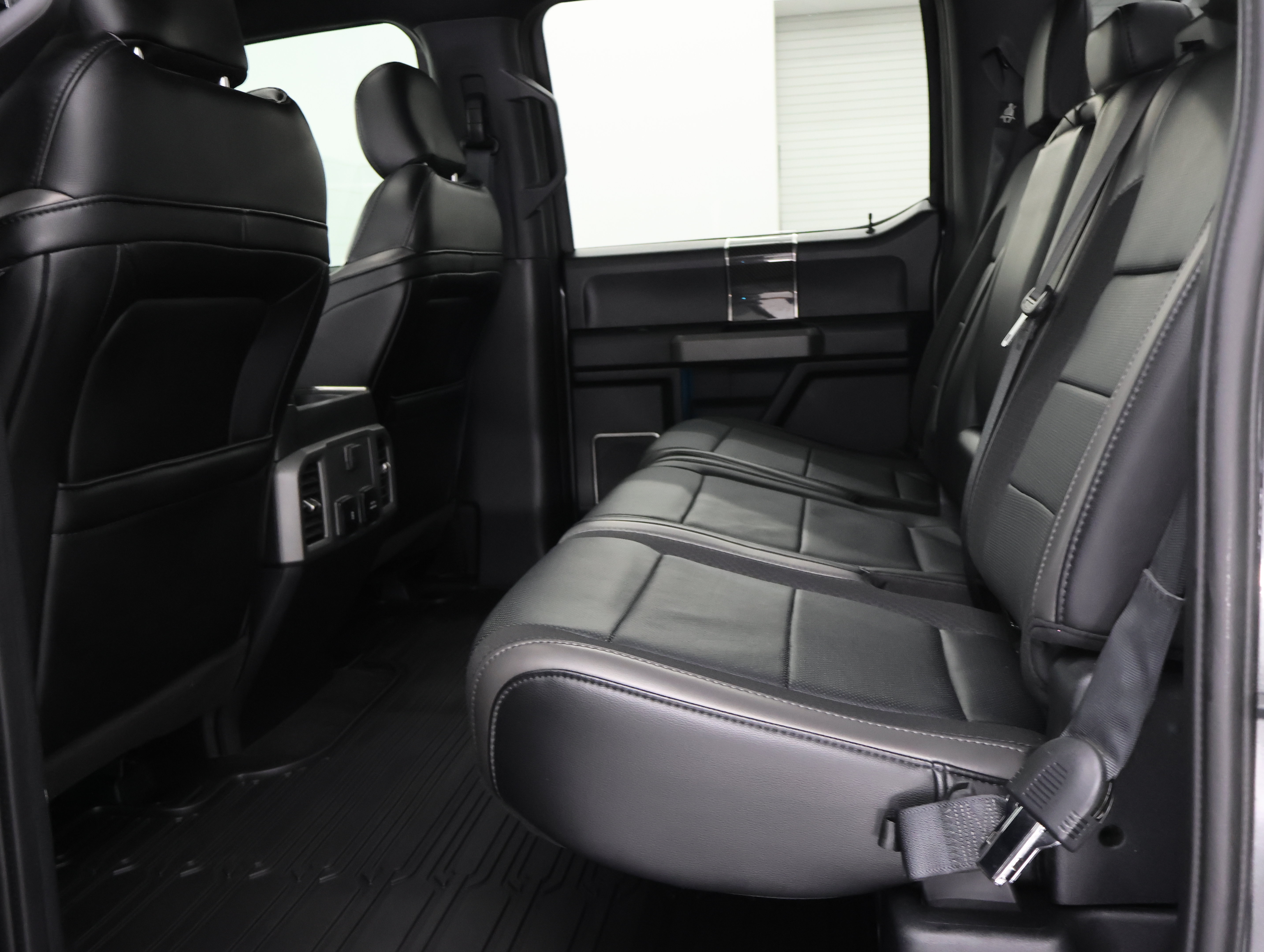 Used 2019 Ford F150 Raptor w/ Equipment Group 802A Luxury AWD/4WD image 9