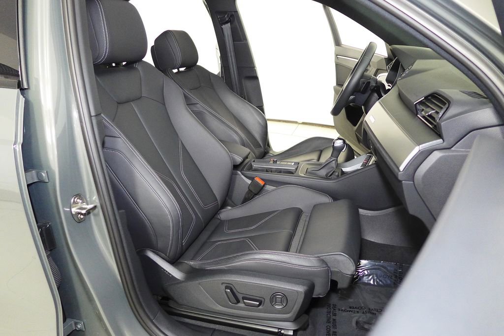 Used 2025 Audi Q3 2.0T Premium w/ Convenience Package AWD/4WD image 19