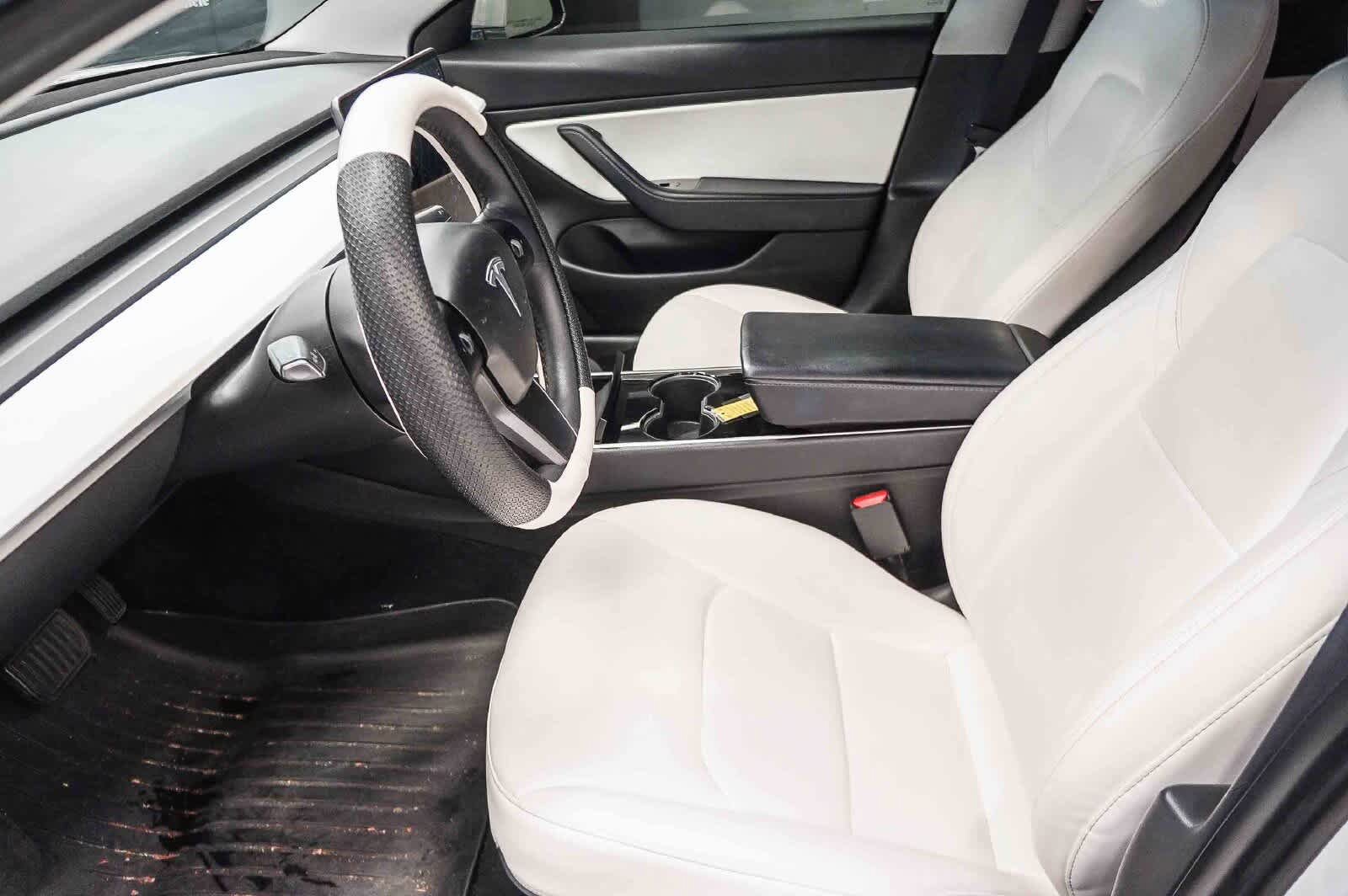 Used 2020 Tesla Model 3 Standard Range Plus RWD image 16