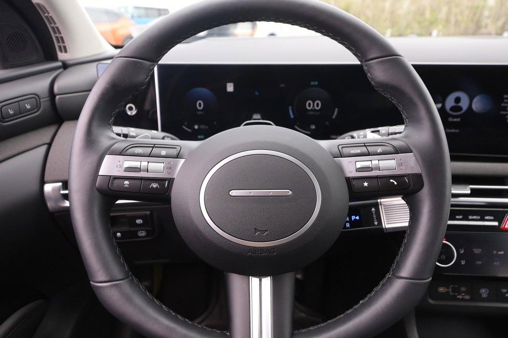 Used 2025 Hyundai Tucson Limited image 12