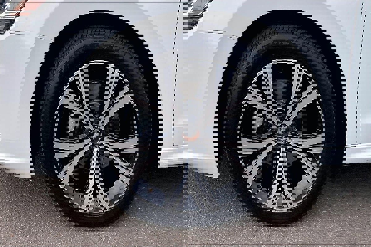 Used 2022 Volkswagen Passat 2.0T SE image 9