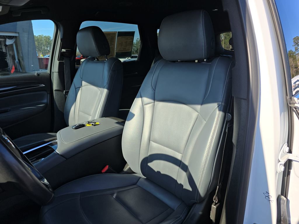 Used 2024 Buick Enclave Premium image 20