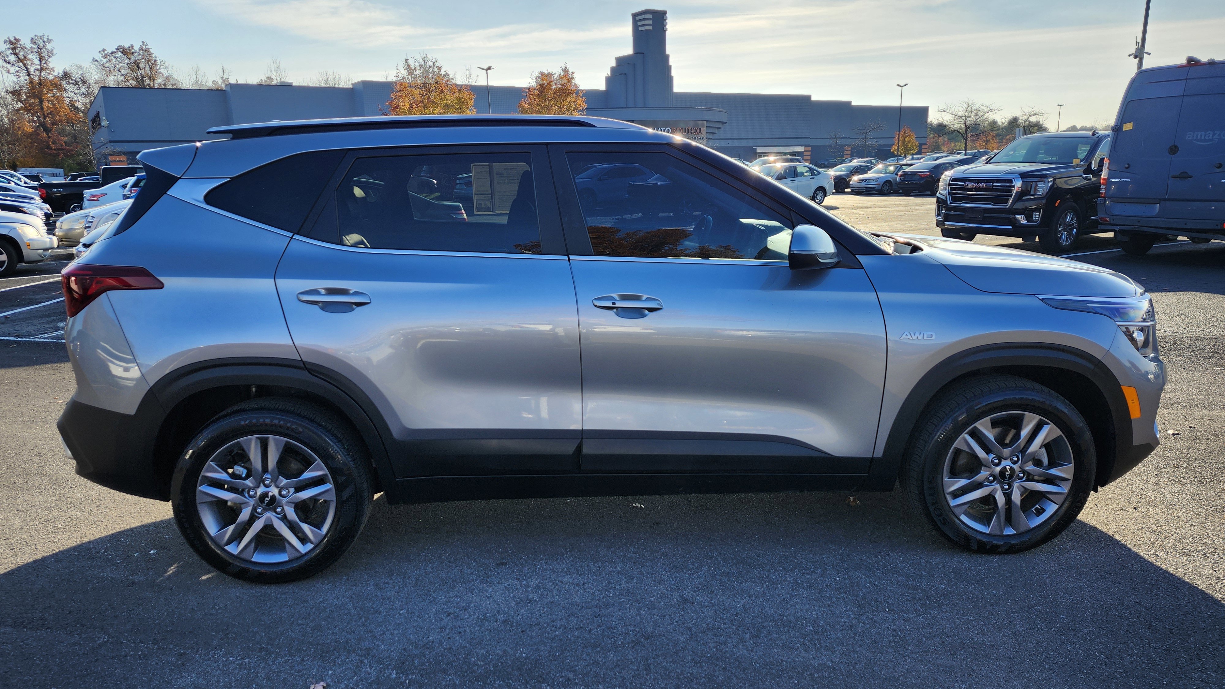 Used 2023 Kia Seltos S image 12