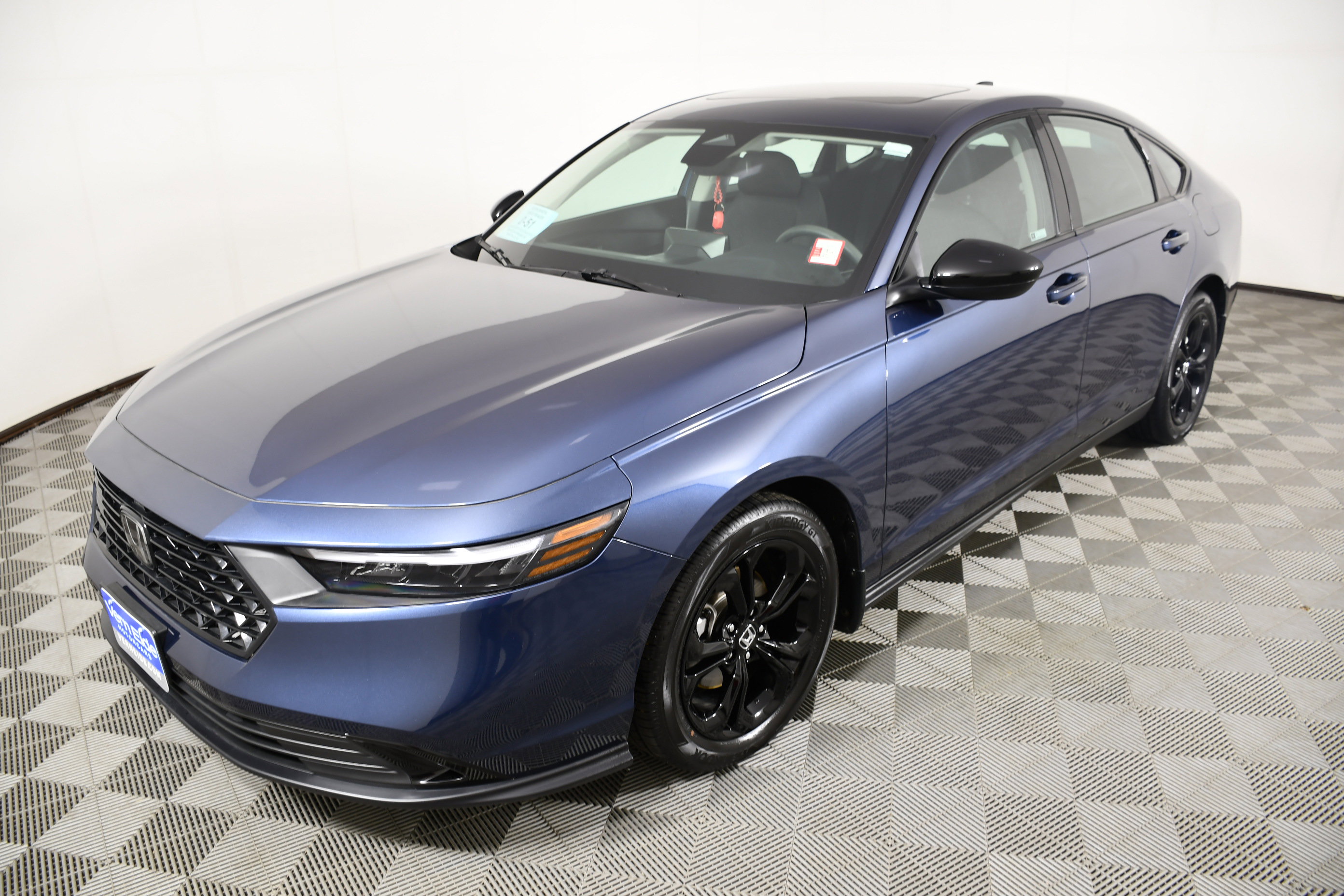 Certified 2025 Honda Accord SE image 9