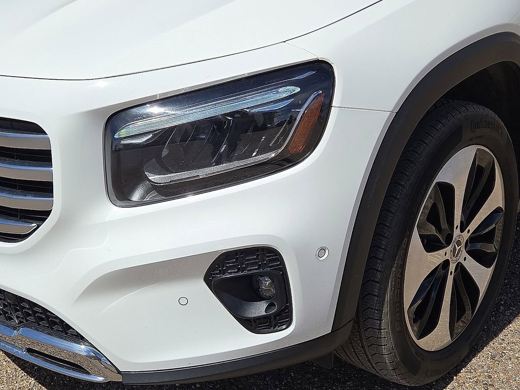 Used 2025 Mercedes-Benz GLB 250 4MATIC image 9