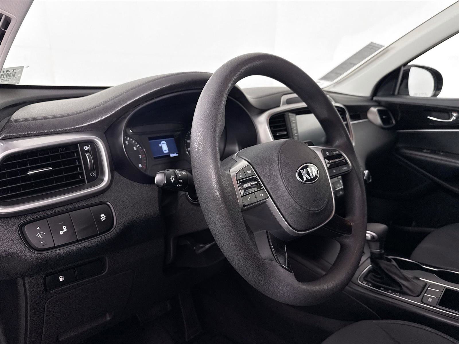 Used 2019 Kia Sorento LX image 4