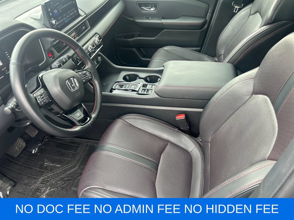 Used 2025 Honda Pilot Black Edition image 11