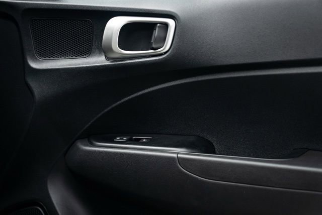 Used 2023 Hyundai Venue SEL image 30