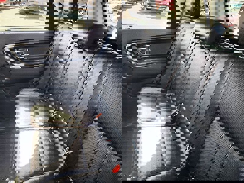 Used 2019 Land Rover Discovery Sport SE image 28