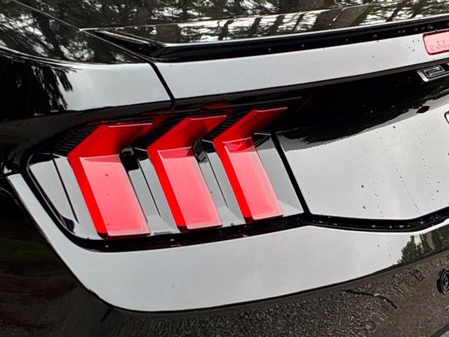 Used 2025 Ford Mustang GT Premium RWD image 13