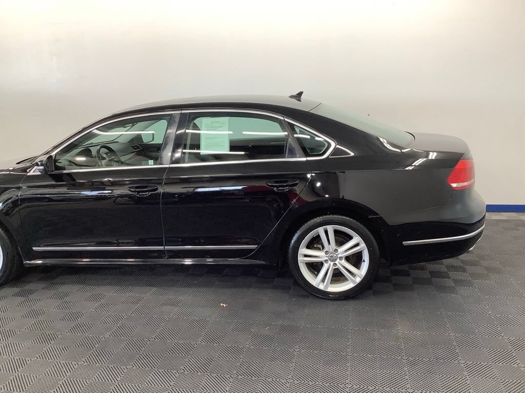 Used 2013 Volkswagen Passat TDI SEL Premium FWD image 4
