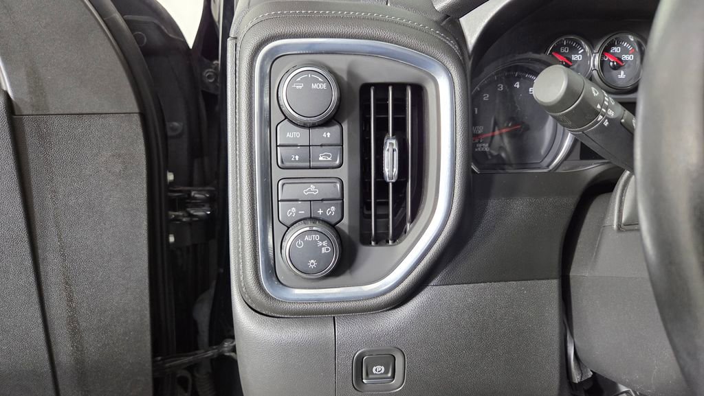 Used 2021 Chevrolet Silverado 1500 LT w/ All Star Edition Plus image 18