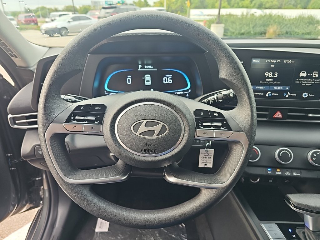 New 2026 Hyundai Elantra SE FWD image 16