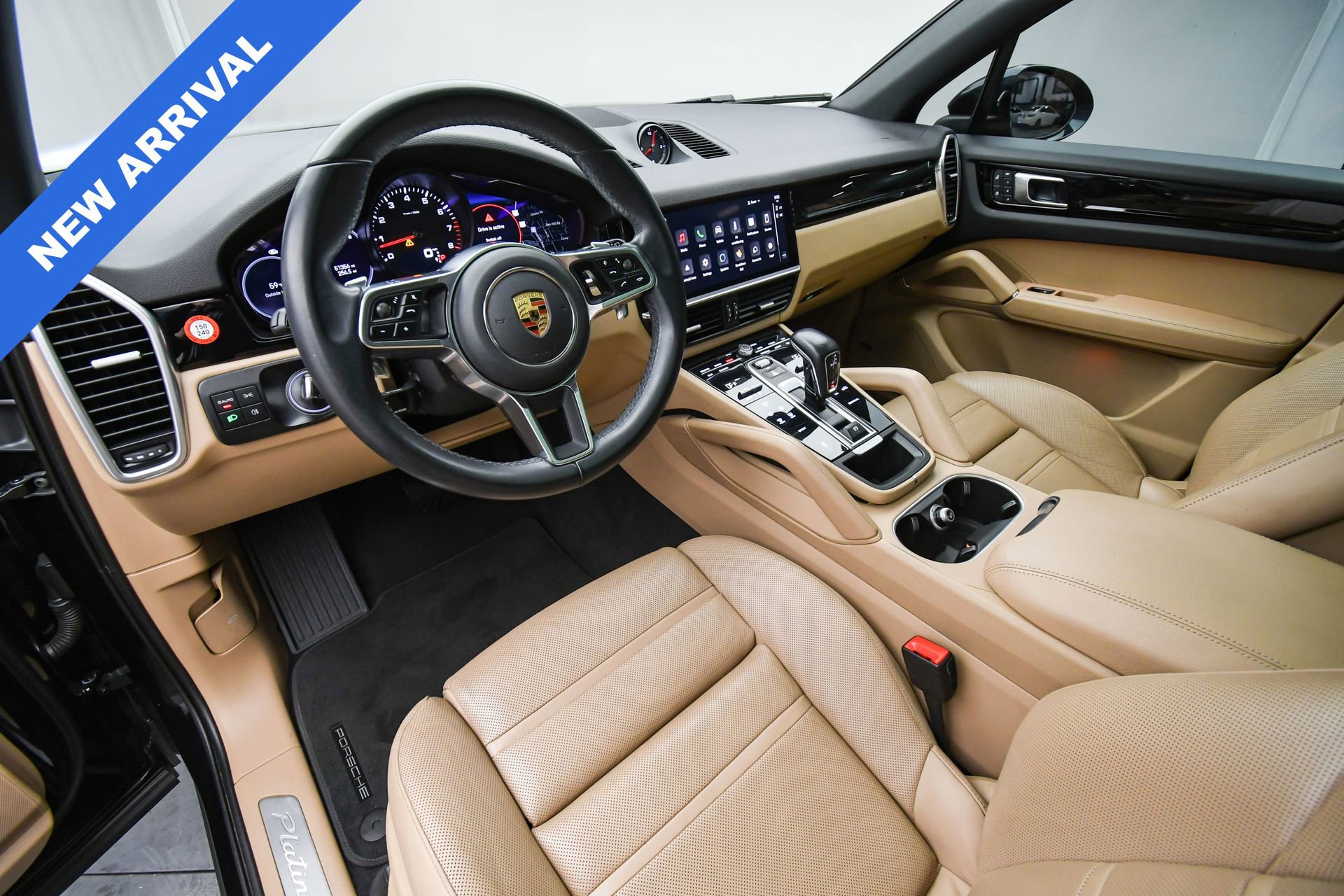 Used 2023 Porsche Cayenne Platinum Edition image 12