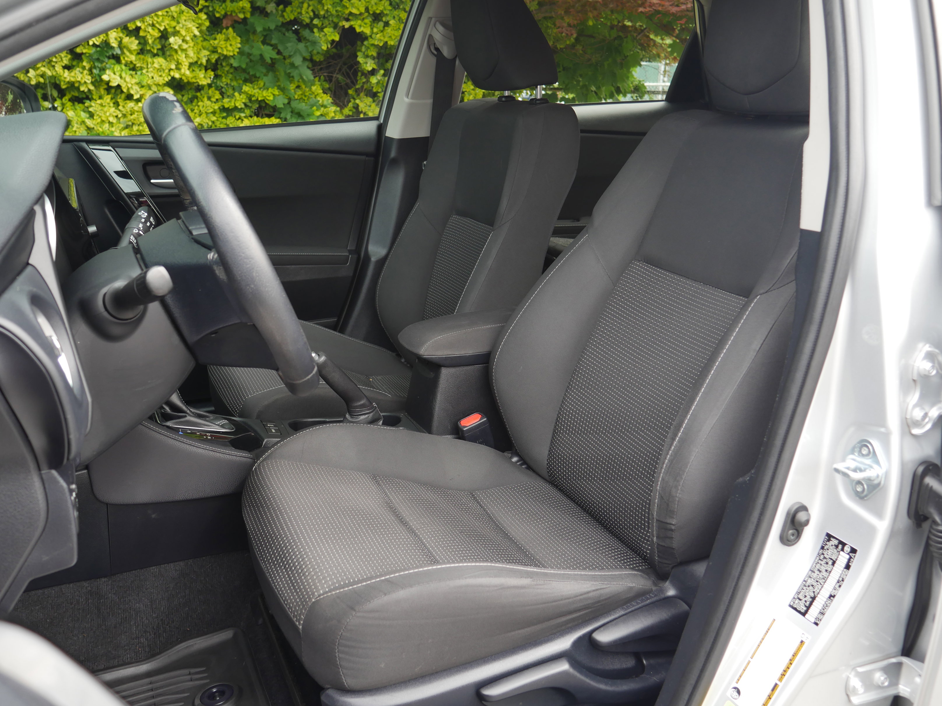 Used 2018 Toyota Corolla iM w/ All-Weather Mat Package FWD image 28