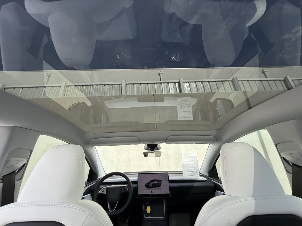 Used 2026 Tesla Model Y 2WD image 7