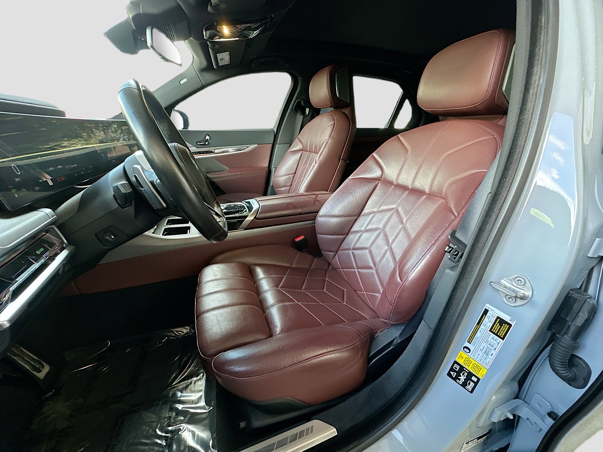 Certified 2023 BMW 760i xDrive image 22