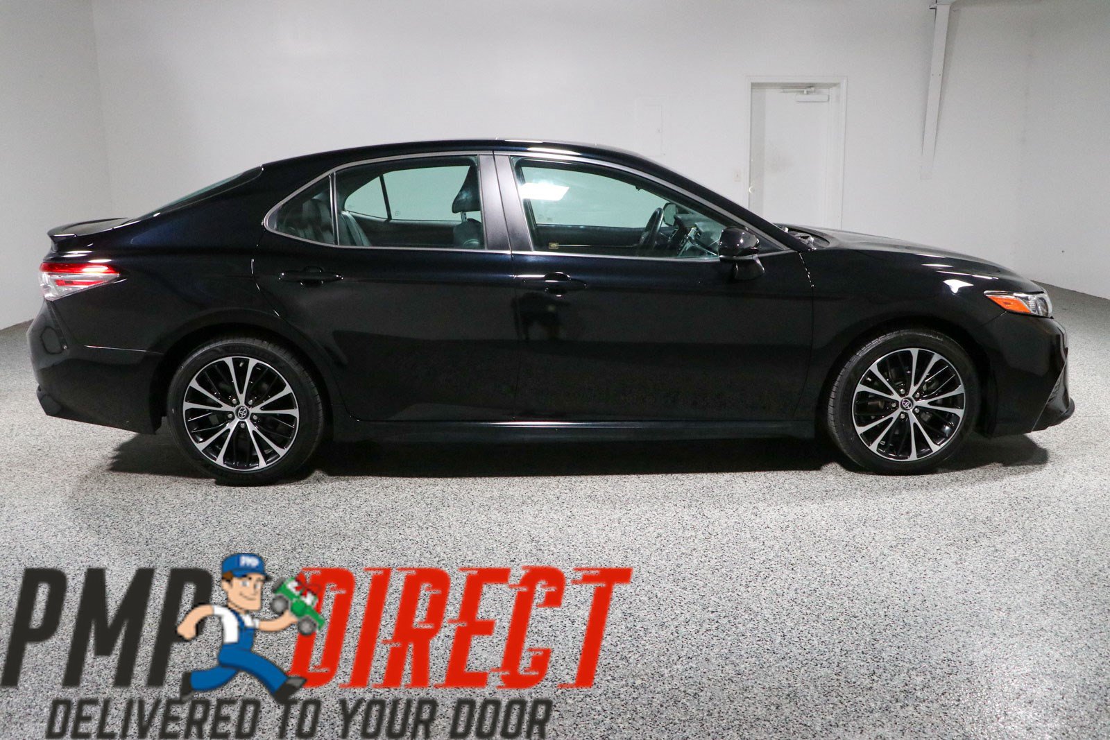Used 2018 Toyota Camry SE w/ Moonroof Package FWD image 6