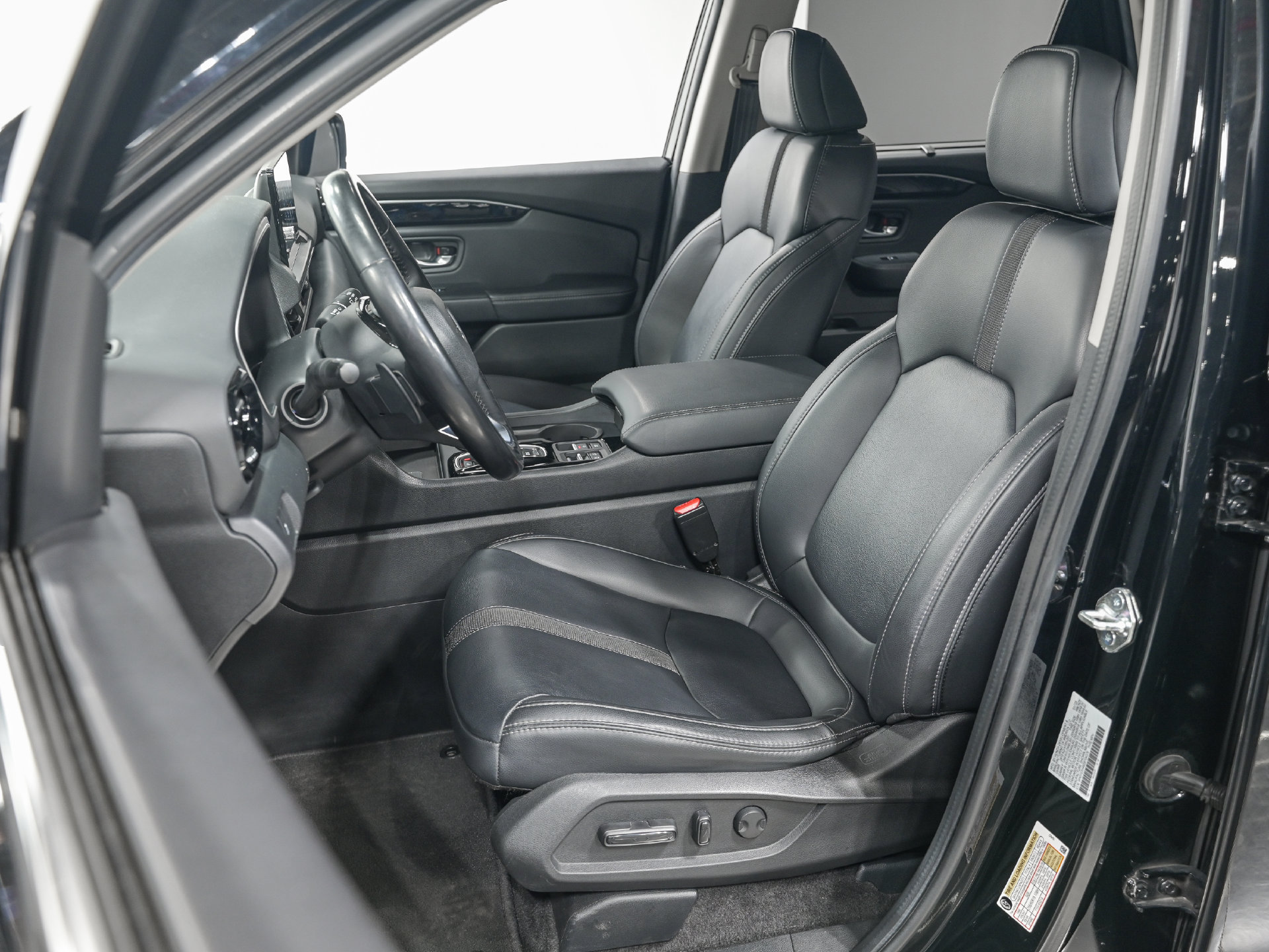 Used 2025 Honda Pilot EX-L image 16