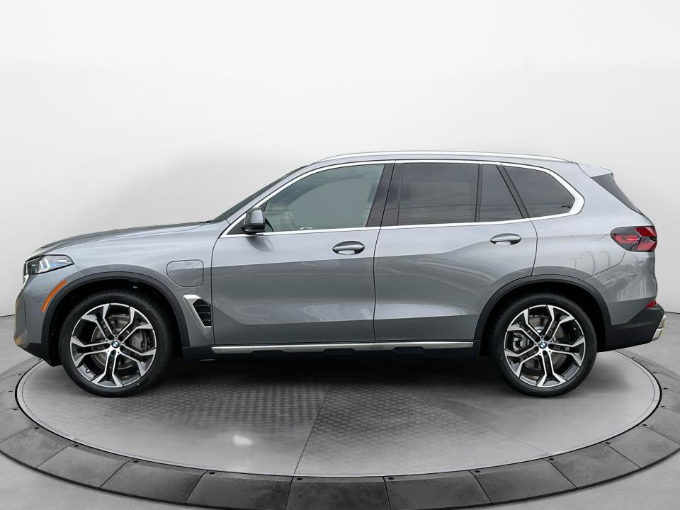 New 2026 BMW X5 xDrive50e AWD/4WD image 4