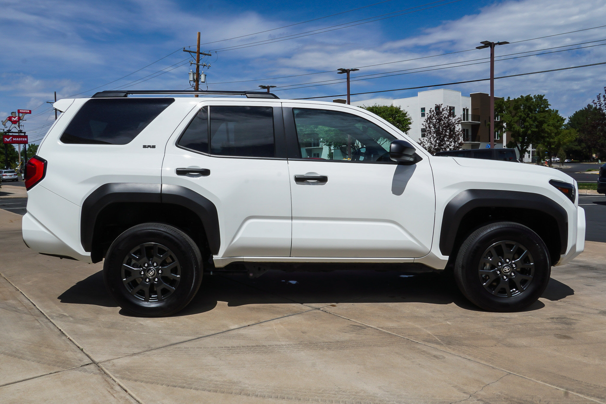 Used 2025 Toyota 4Runner SR5 AWD/4WD image 9